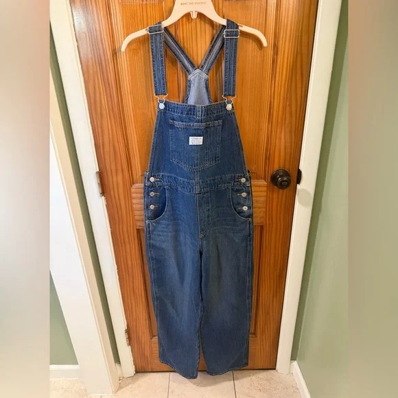 Levi’s Vintage Women’s Denim Overalls - Picture 4 of 10